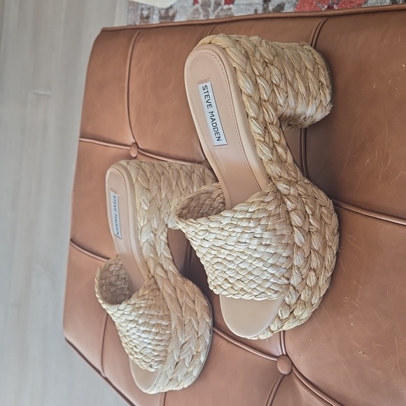 STEVE MADDEN RAFFIA PLATFORM SLIDE SANDALS - Picture 2 of 6
